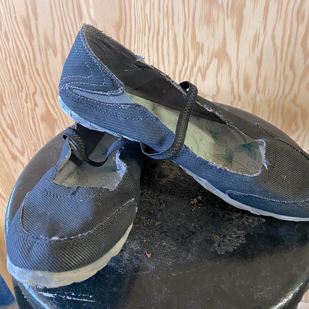 CUSHE Women's Slip ons